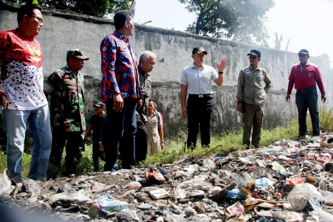 Pemkab Cirebon Apresiasiasi Aksi Bebersih Pantai Baro Gebang