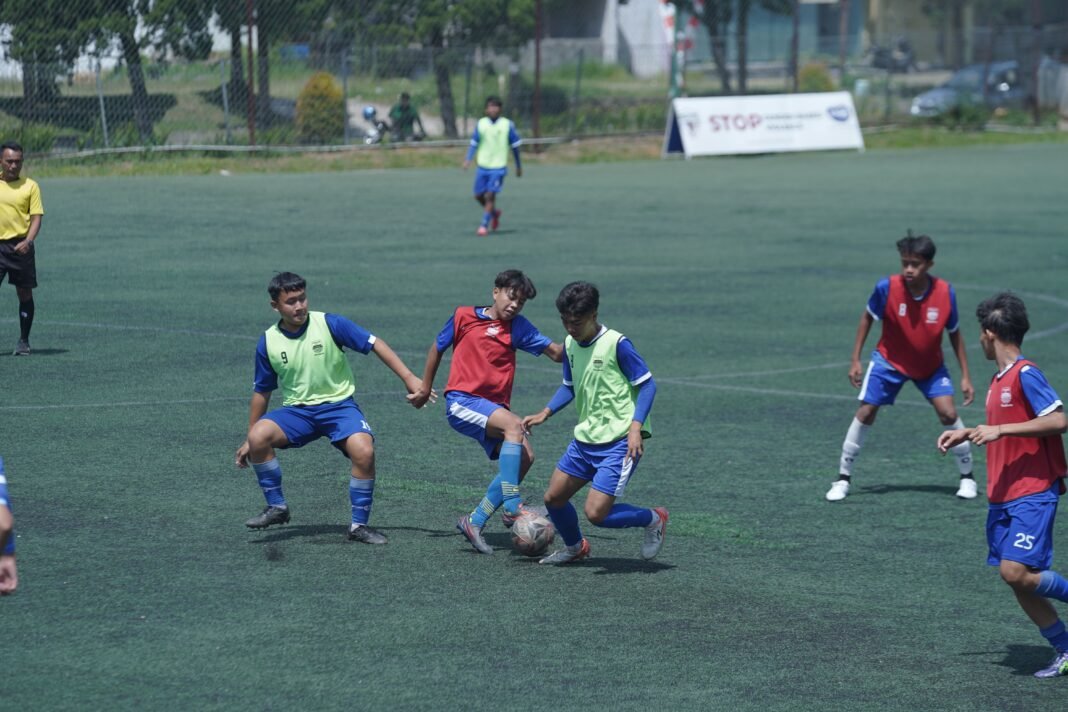 PERSIB menggelar seleksi pemain untuk EPA Liga 1 2024/2025 di Inspire Arena Parongpong, Kabupaten Bandung Barat, Selasa, 27 Agustus 2024. (PERSIB.co.id/Fernando Hero)