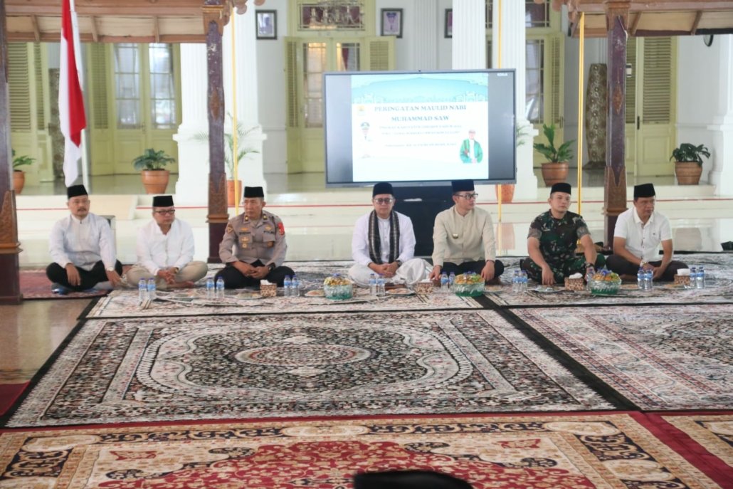 Peringatan Maulid Nabi di Pendopo Bupati Cirebon.