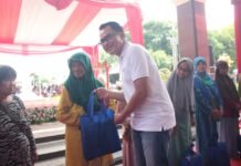 Pemkab Cirebon Apresiasi Bakti Sosial RSUP Hasan Sadikin Pemerintah Kabupaten (Pemkab) Cirebon menyampaikan apresiasinya kepada Rumah Sakit Umum Pusat Dr. Hasan Sadikin (RSHS) Bandung yang telah menggelar kegiatan pengabdian masyarakat dan bakti sosial. Foto: Humas Pemkab Cirebon.