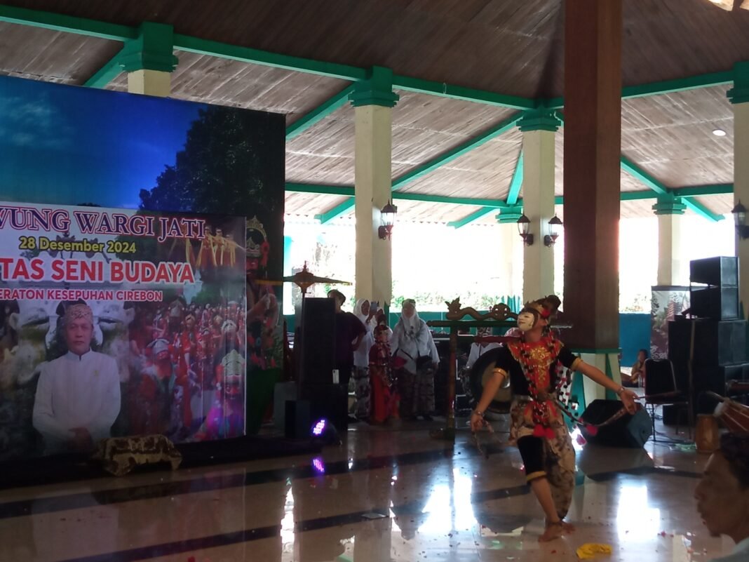 Pentas seni budaya di Keraton Kasepuhan/(Foto: Cirebon Pulse)