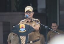 Pimpin Apel Pagi, Bupati Imron Serukan Peningkatan Disiplin dan Loyalitas Bagi ASN