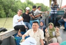 Bappelitbangda Kabupaten Cirebon Uji Coba Wisata Bahari Restoran Apung di Gebang Mekar
