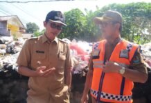 Sidak ke Kedawung, Bupati Imron Soroti Sampah Liar
