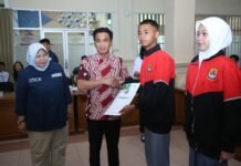 Pemkab Cirebon Hormati Dedikasi Paskibraka dengan Penghargaan Khusus