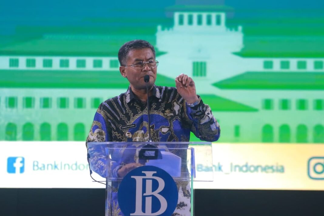 WhatsApp Image 2025-11-14 at 13.08.11 Wagub Jabar Erwan Setiawan saat menghadiri Bincang Rupiah dan Pahlawan (Rupawan) di Convention Hall Telkom University, Kota Bandung, Jumat (7/11/2025).