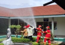 Tingkatkan Kesiapsiagaan, Damkar Cirebon Gelar Fire Drill di RS Pertamina