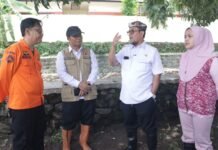 Usai Tinjau Lokasi, Bupati Imron Pastikan Penanganan Banjir Berjalan