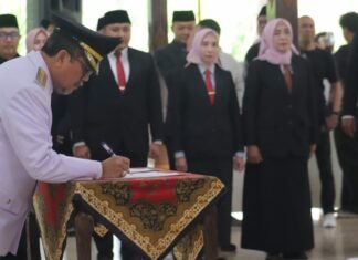 200 Pejabat Dilantik, Bupati Imron Tekankan Integritas dan Pelayanan