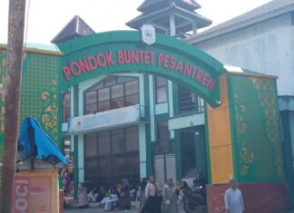 Rindu yang Pulang ke Buntet, Ketupat Jadi Jembatan Silaturahmi