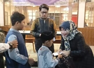 Rinna Suryanti Santuni 100 Anak Yatim di Cirebon, Buka Puasa Bareng Penuh Kehangatan
