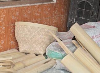 Anyaman Bambu Jadi Tumpuan Hidup Warga Pagar Gunung Cirebon