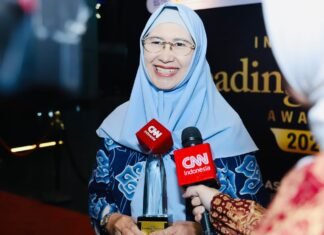 Anggota DPRD Jabar Ratnawati Sabet Penghargaan Kartini CNN Indonesia