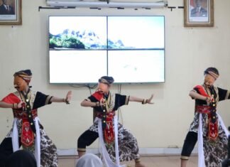 Pemkab Cirebon Perkuat Pelestarian Topeng, Siapkan Strategi Hadapi Era Digital