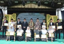 Dedikasi Putri Levia dan Sanwasi Berbuah Penghargaan, Jadi Guru Terbaik di SMP NU Darul Ma’arif