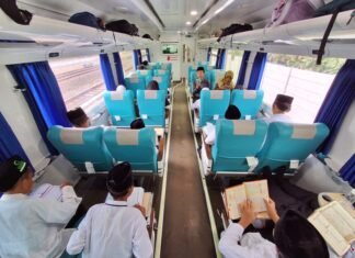 Naik KA Sambil Mengaji, KAI Daop 3 Cirebon Ajak Anak Yatim Doakan Keselamatan Perjalanan