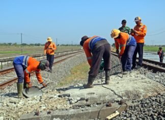 KAI Daop 3 Cirebon Perkuat Keselamatan di 27 Perlintasan Sebidang