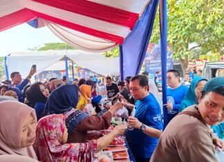 Belanja Sembako Lebih Murah, Warga Kota Cirebon Serbu GPM Demokrat