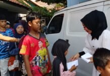 Peringati HUT ke-28 PAN, Rinna Suryanti Santuni Anak Yatim di Cirebon