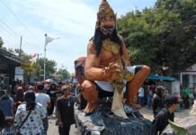 Meriahnya Karnaval Budaya Gegesik Cirebon, Ogoh-ogoh Diarak Keliling Kampung