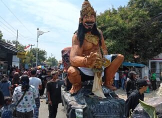 Meriahnya Karnaval Budaya Gegesik Cirebon, Ogoh-ogoh Diarak Keliling Kampung